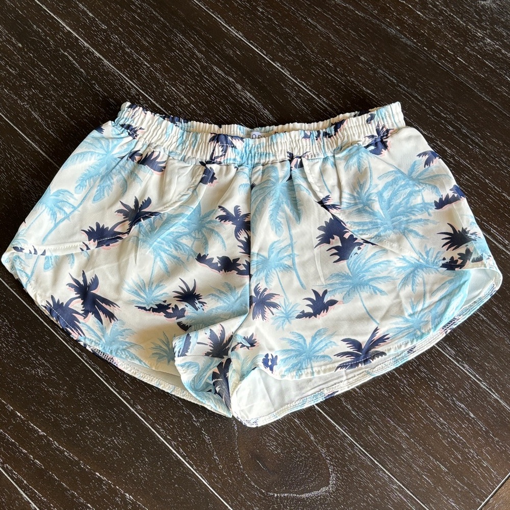 Tobi Blue and White Palm Print Shorts